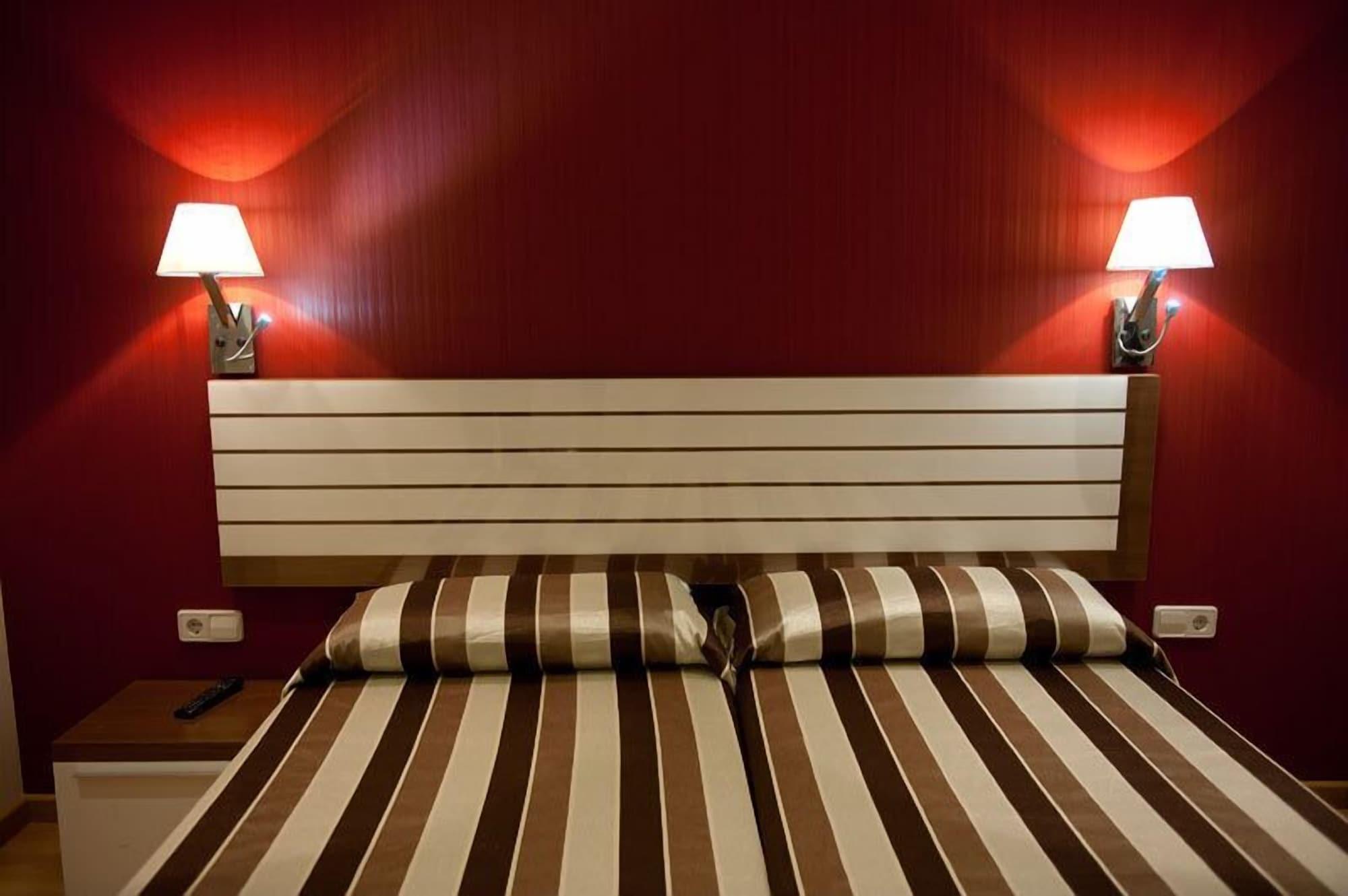 Hostal Bcn 46 Барселона Экстерьер фото