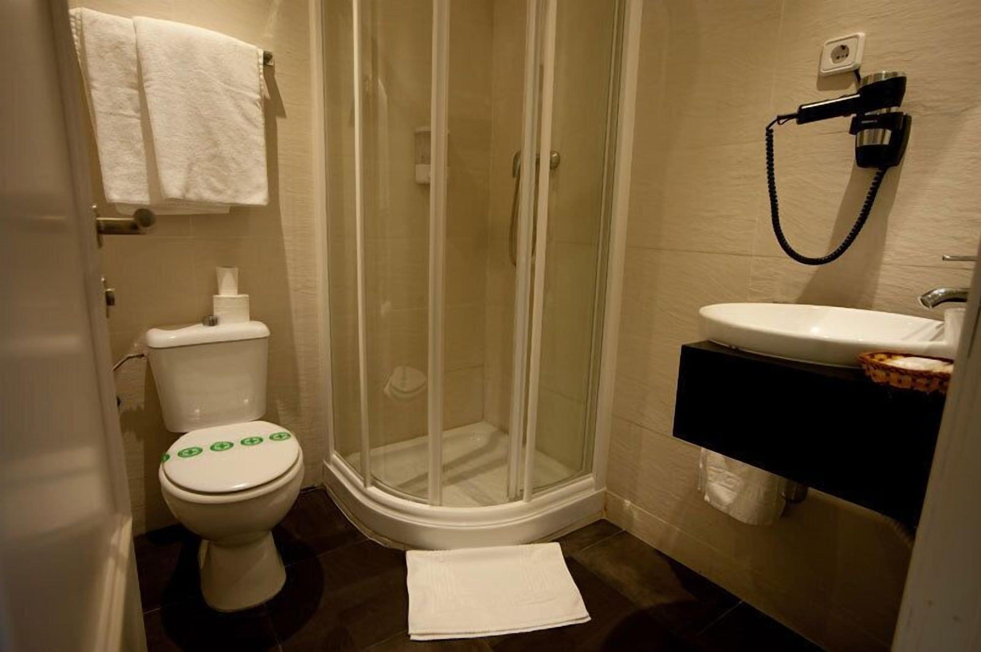 Hostal Bcn 46 Барселона Экстерьер фото