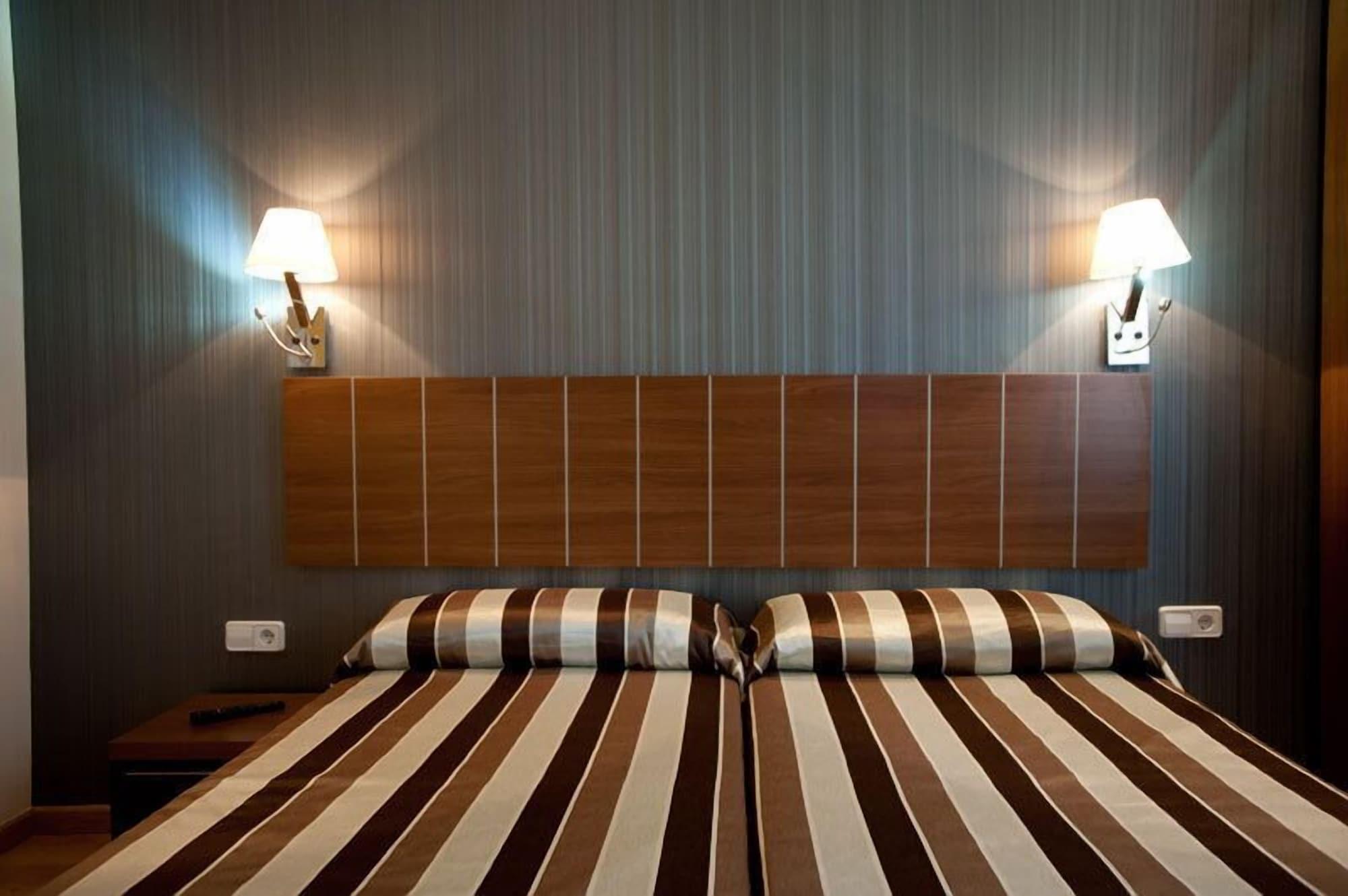 Hostal Bcn 46 Барселона Экстерьер фото
