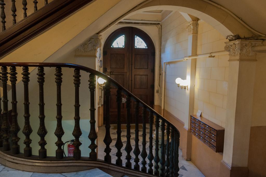 Hostal Bcn 46 Барселона Экстерьер фото