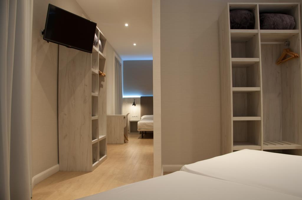 Hostal Bcn 46 Барселона Экстерьер фото