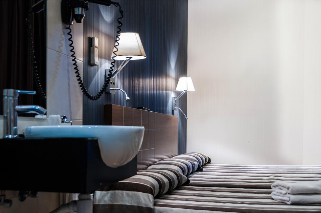 Hostal Bcn 46 Барселона Экстерьер фото