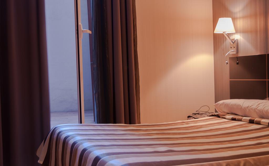 Hostal Bcn 46 Барселона Экстерьер фото