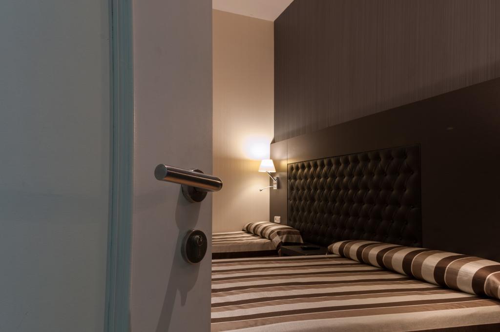 Hostal Bcn 46 Барселона Экстерьер фото