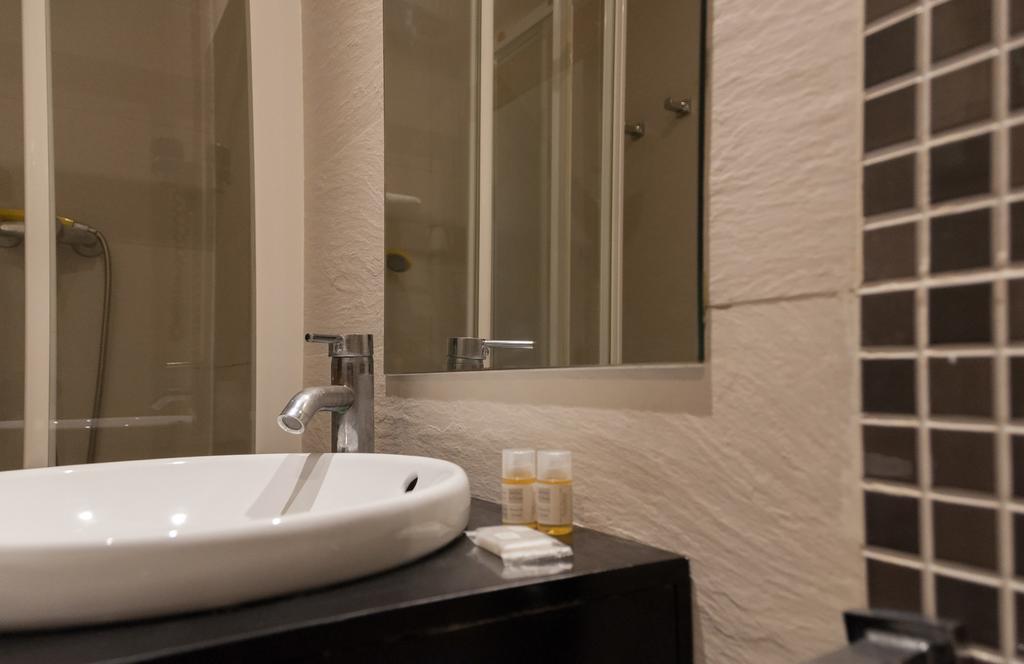 Hostal Bcn 46 Барселона Экстерьер фото