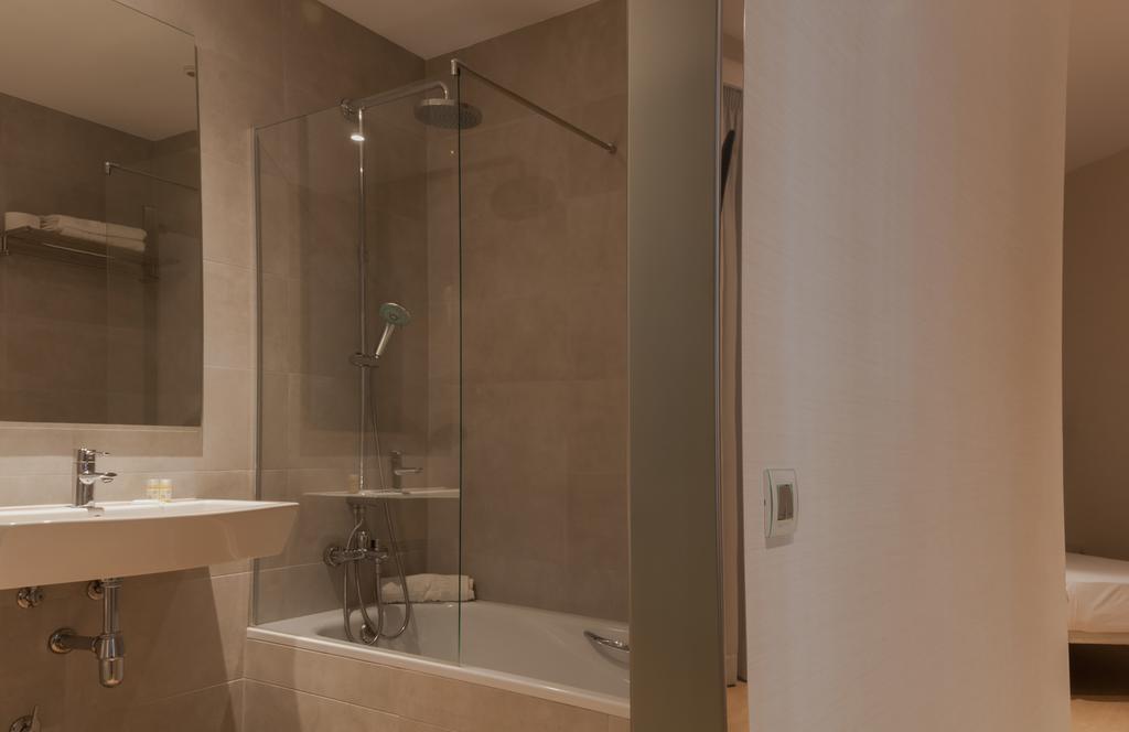 Hostal Bcn 46 Барселона Экстерьер фото